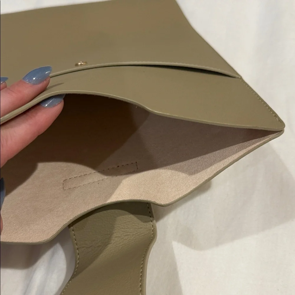 Neutral Tan Leather Laptop/iPad Sleeve